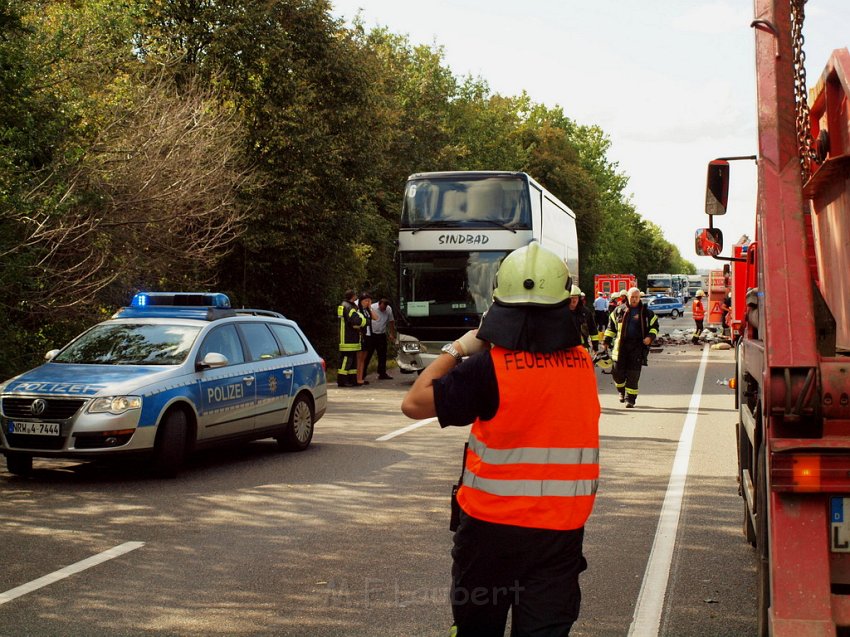 Schwerer VU Koeln Immendorf Kerkraderstr P017.JPG